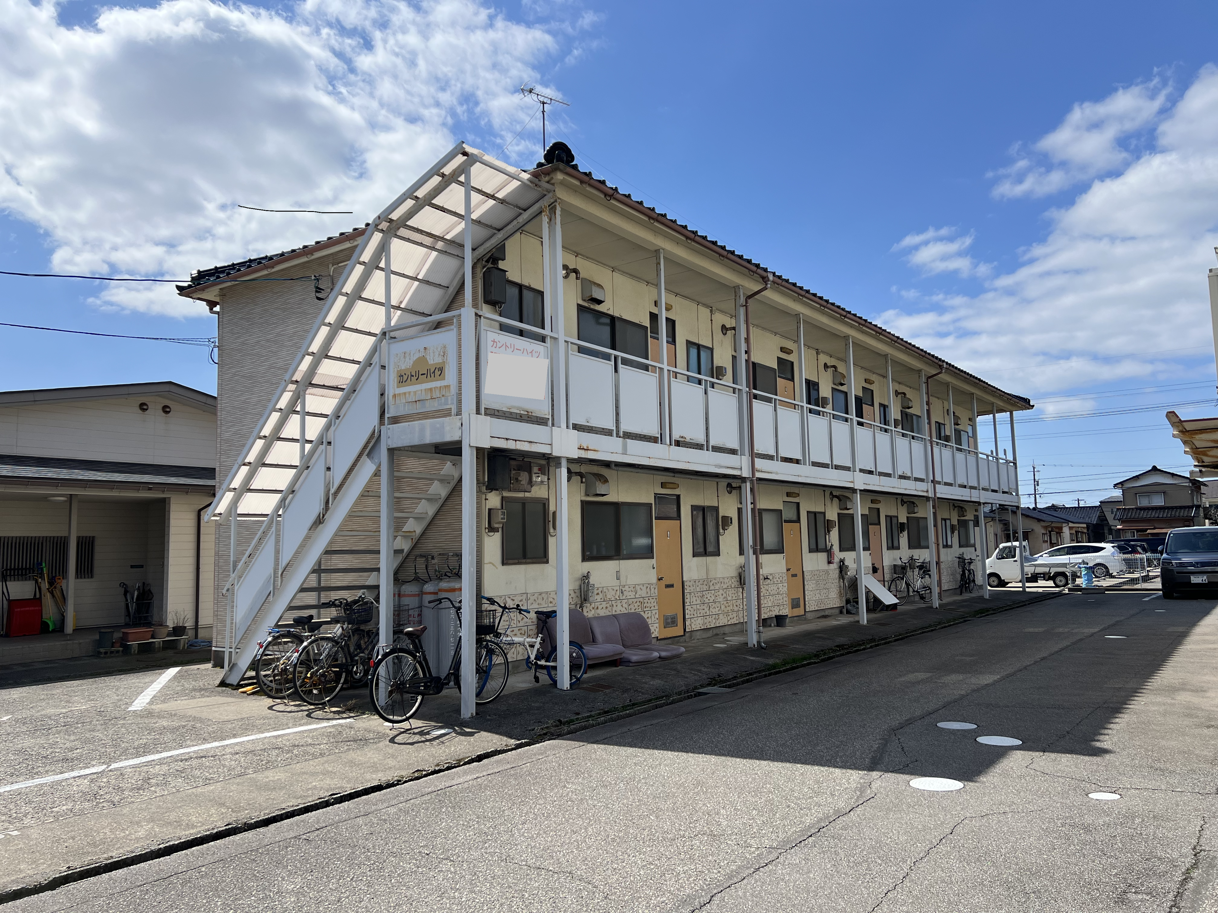 中古・売ｱﾊﾟｰﾄ 金沢市藤江南4,000万円